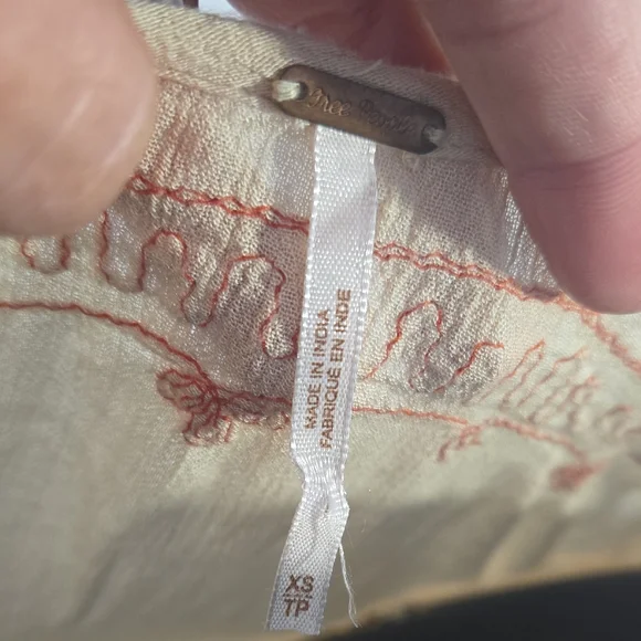 Free People Cream& Pink‎ Embellished Long Sleeve Tunic XS  Fp50 - Picture 2 of 10